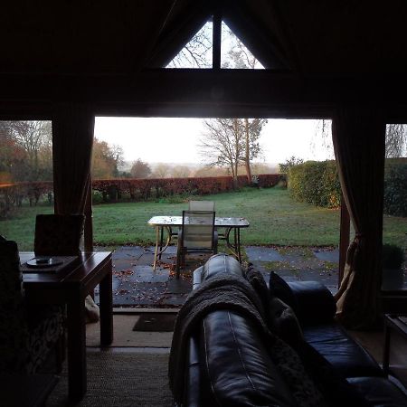 Idyllic Log Cabin Near Stratford Upon Avon المظهر الخارجي الصورة